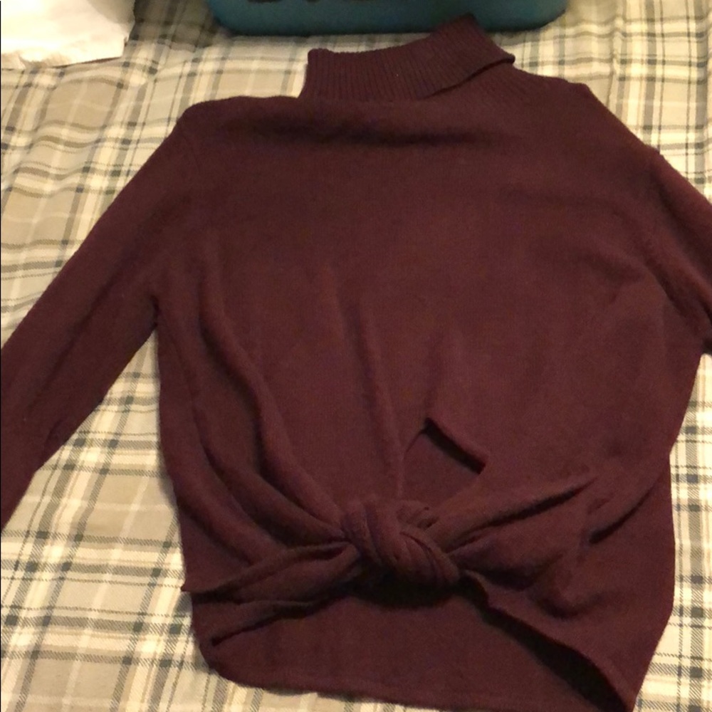 Crop Top knot sweater